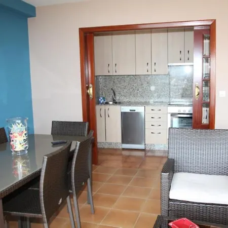 - 1 Bedroom With Sea Views - 00582 Апартаменти